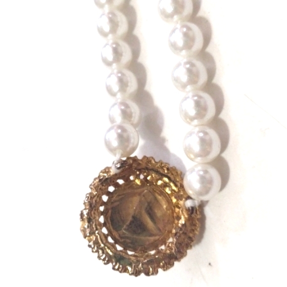 VINTAGE PEARL COLLAR NECKLACE AND MATCHING EARRINGS SET WITH CRYSTAL RHINESTONES - Picture 7 of 9